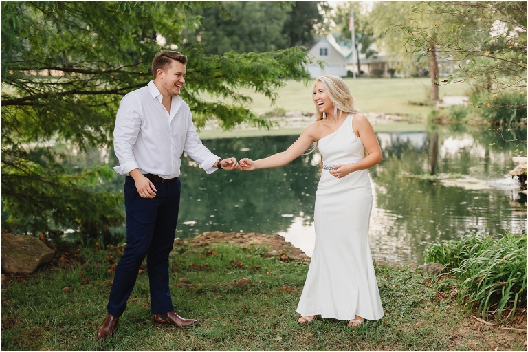 What to wear for engagement photo